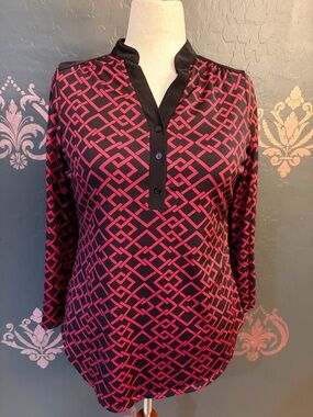 Womens Black & Pink Geometric Button-Front Blouse